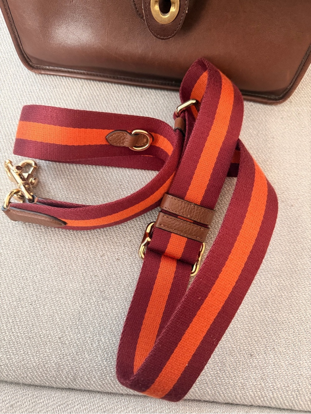 Coach Vintage Willis Brown Leather Brass Hardware - Picture 9 of 9
